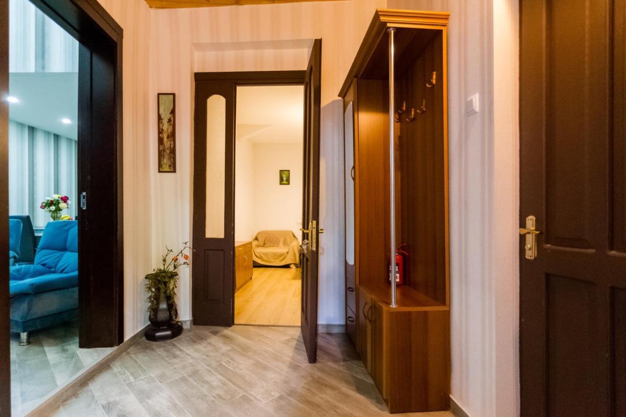 Rustaveli Two Bedroom Apartment With 5 Star Location 트빌리시 외부 사진
