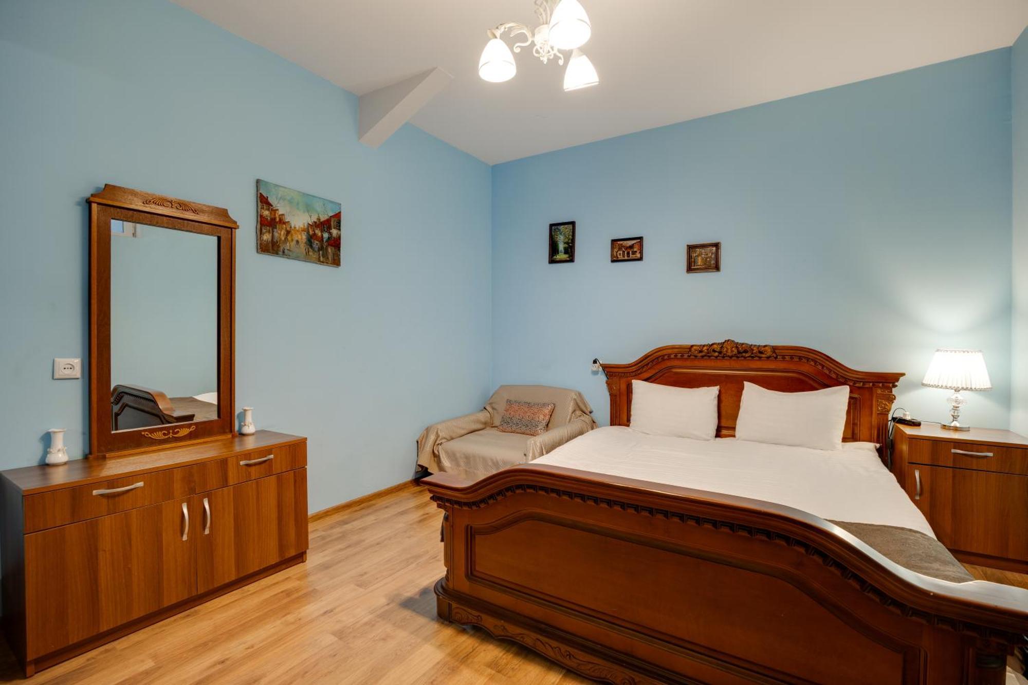 Rustaveli Two Bedroom Apartment With 5 Star Location 트빌리시 외부 사진