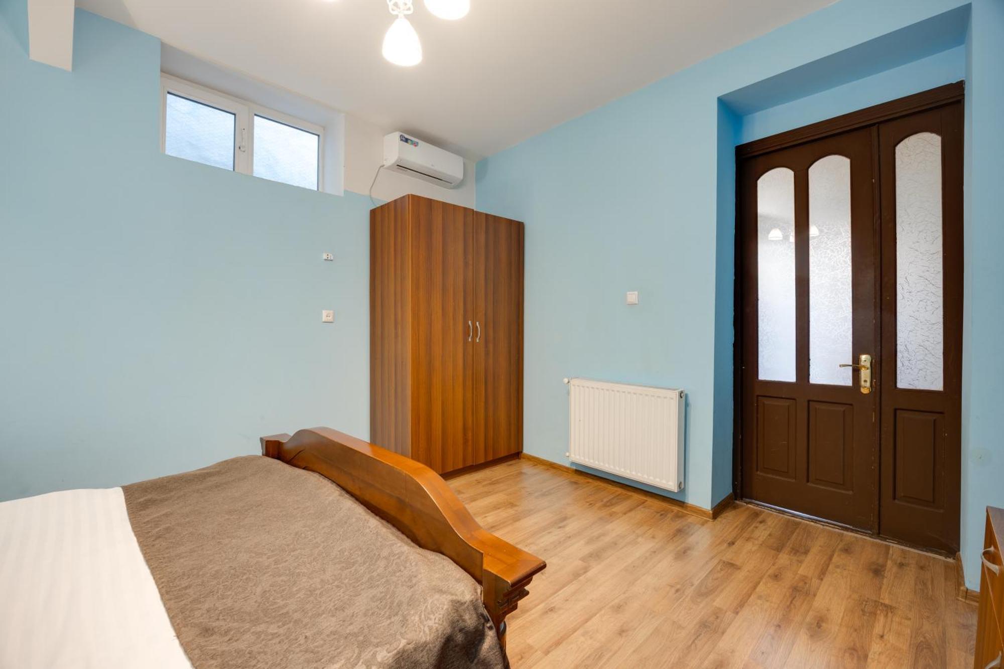 Rustaveli Two Bedroom Apartment With 5 Star Location 트빌리시 외부 사진